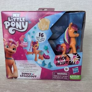 My Little Pony Sunny Starscout Cutie Mark Magic Hoof To Heart 16 Pieces Age 5+